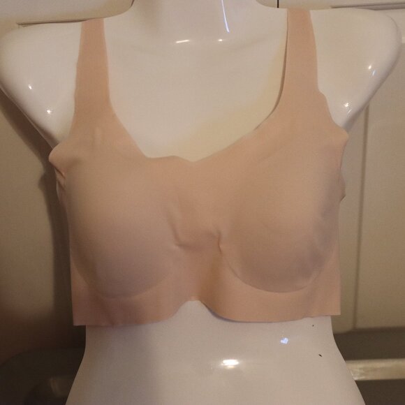 NWT Bali Cool Comfort Nude Removable Pads Wireless Bra Size Medium - Picture 1 of 10